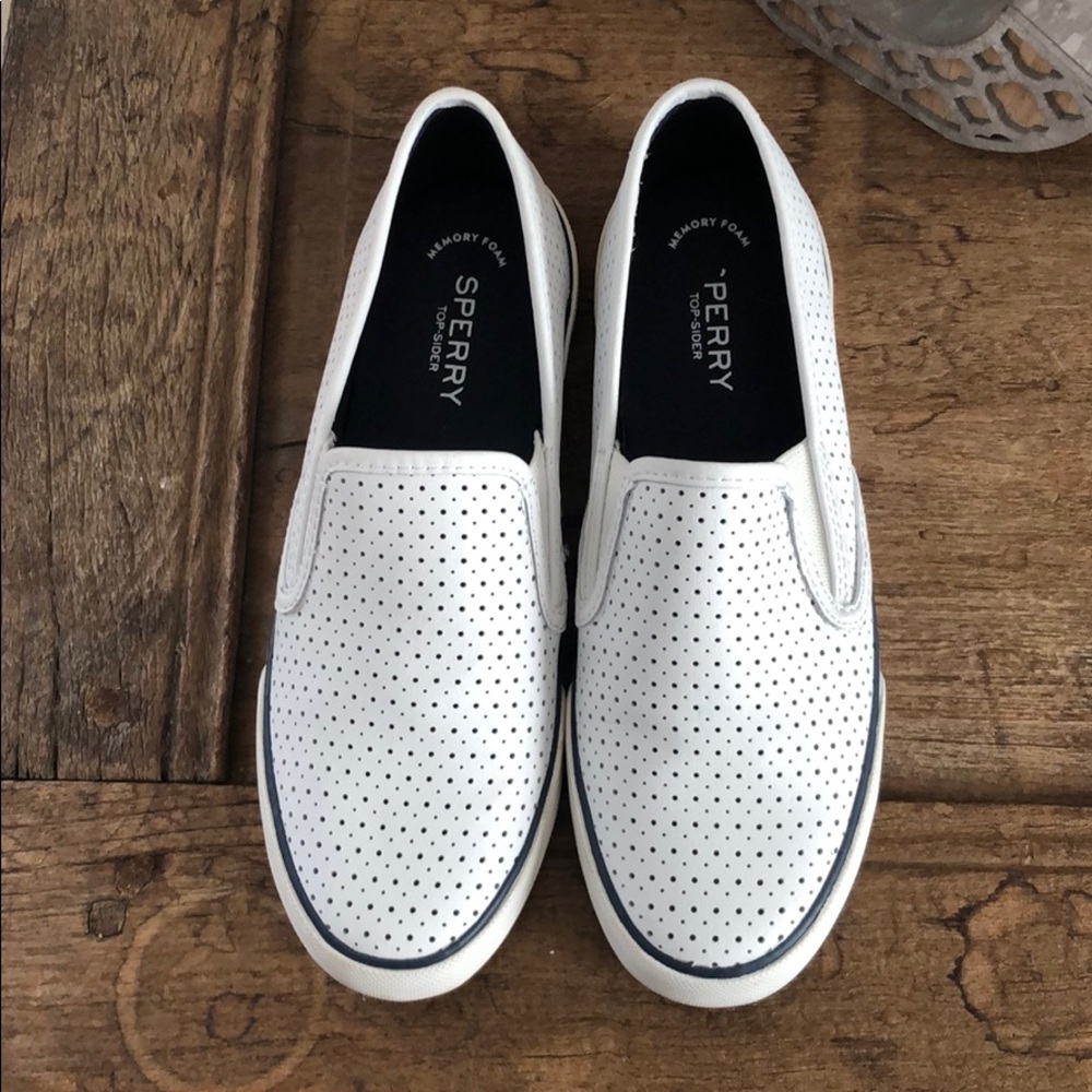 Sperry sneaker